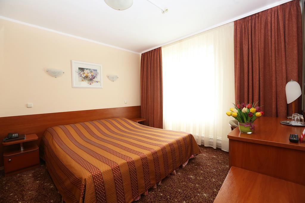 Sputnik Hotel Minsk Bagian luar foto